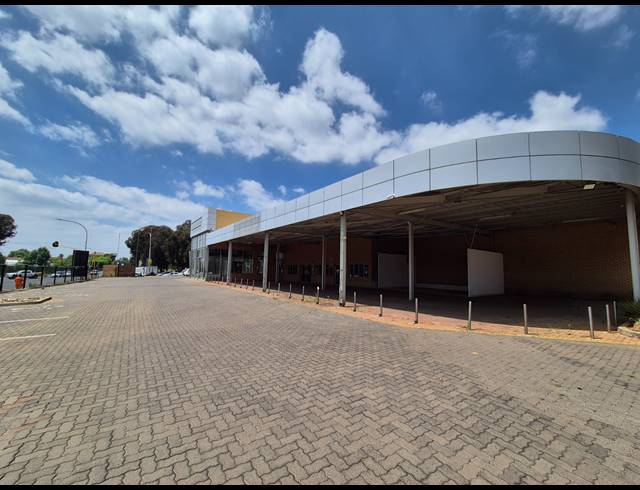2,226M² SHOWROOM TO LET IN BRUMA